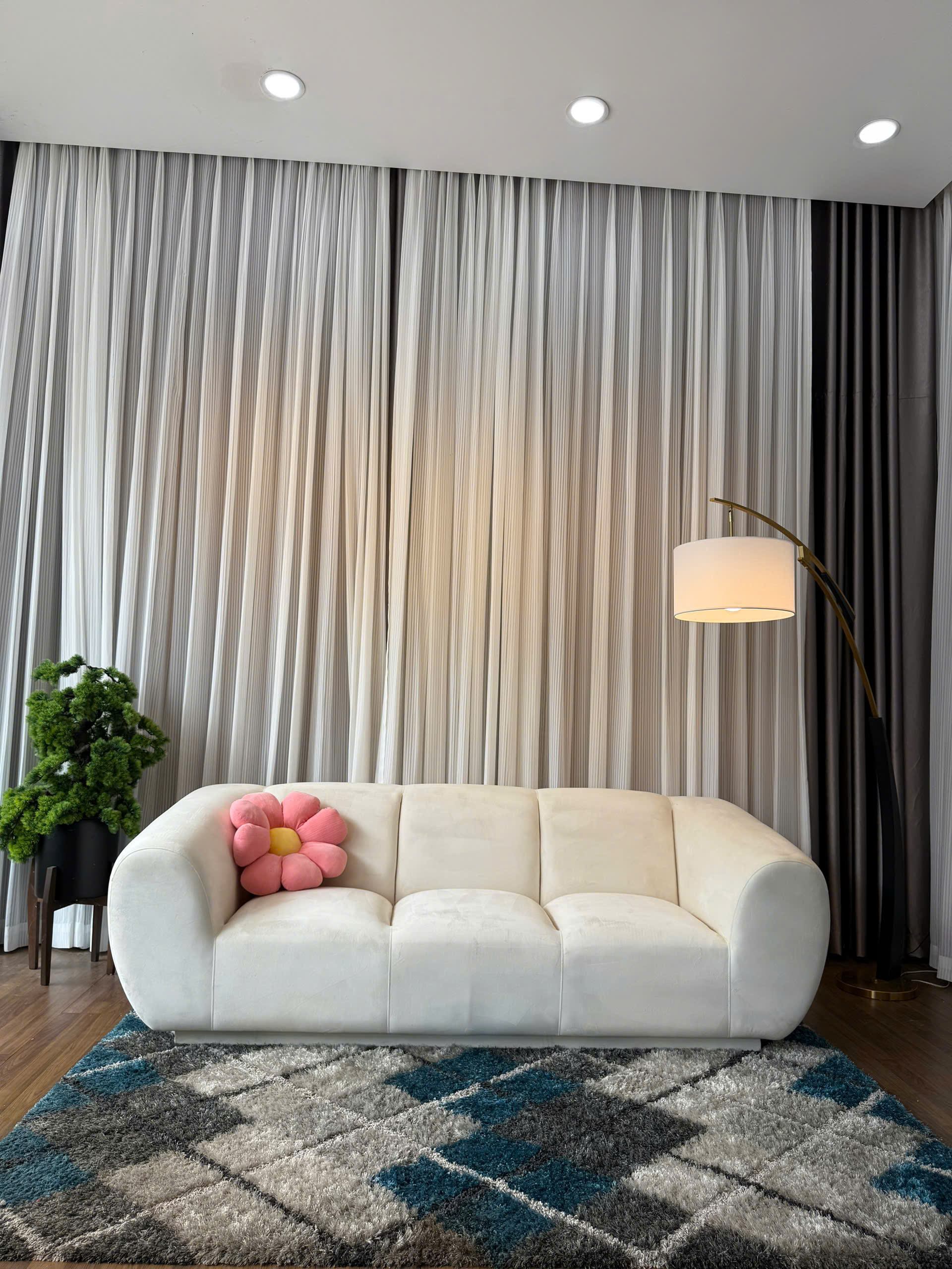 Sofa Băng Royal ( Màu Kem)