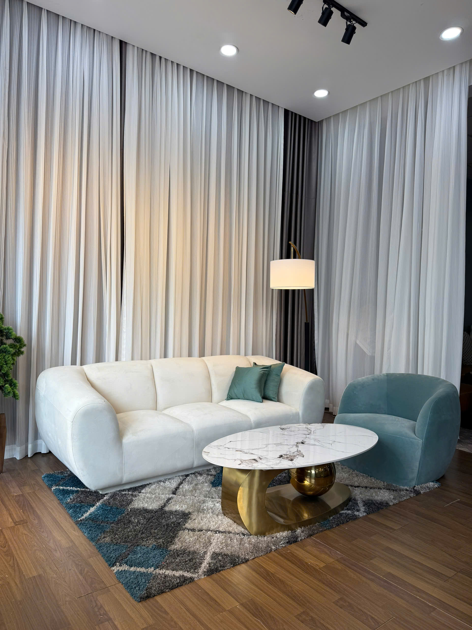 Sofa Băng Royal ( Màu Kem) - Ảnh 4