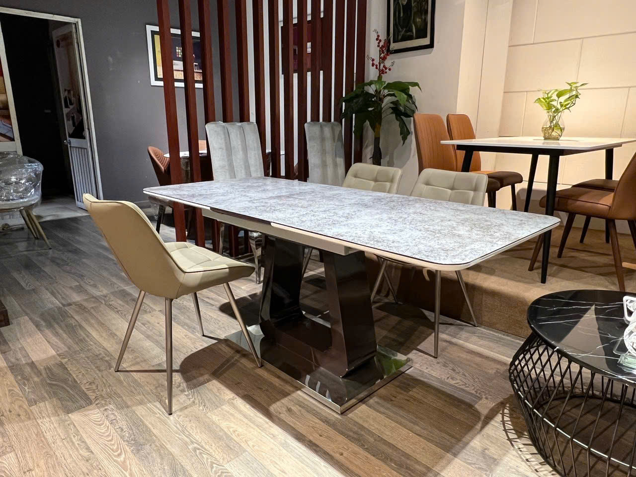 Bàn Ăn Hiện Đại 2144