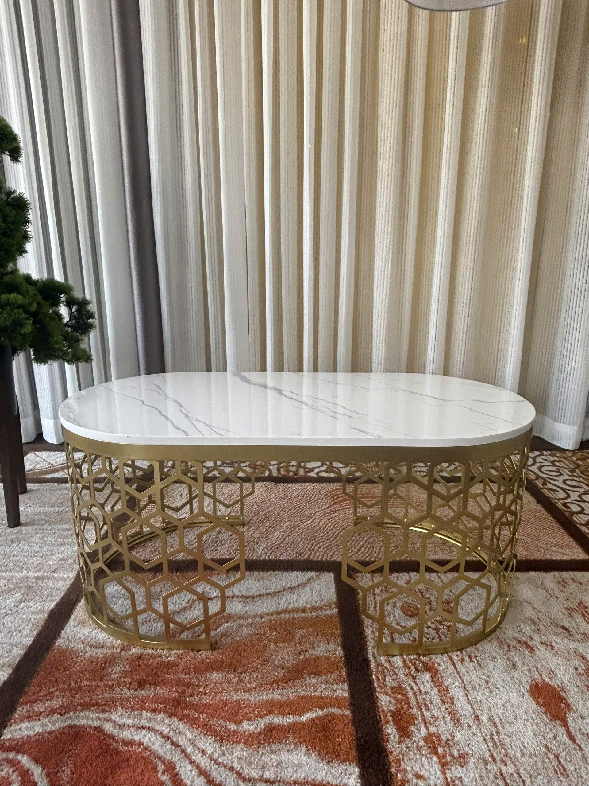 Bàn Sofa Ovan Queen